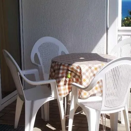 Anbau Waldhotel - Mellien Apartment Goehren (Ruegen)